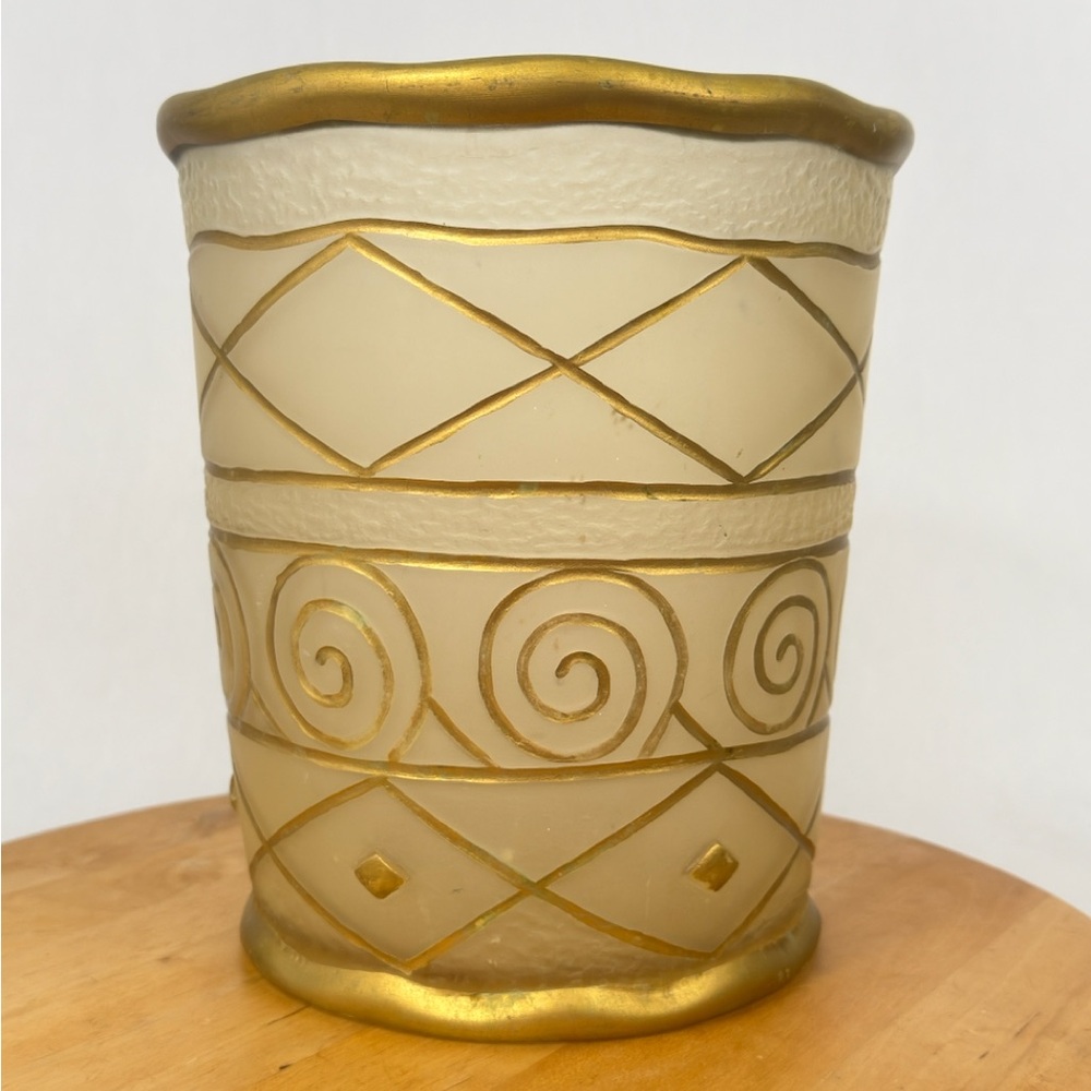 Wamsutta Mid-Century Modern Hollywood Regency Style Heavy Lucite Wastebasket